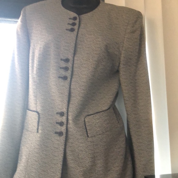 Ladies 2pc suit by Gilmor size 10 - Picture 6 of 6